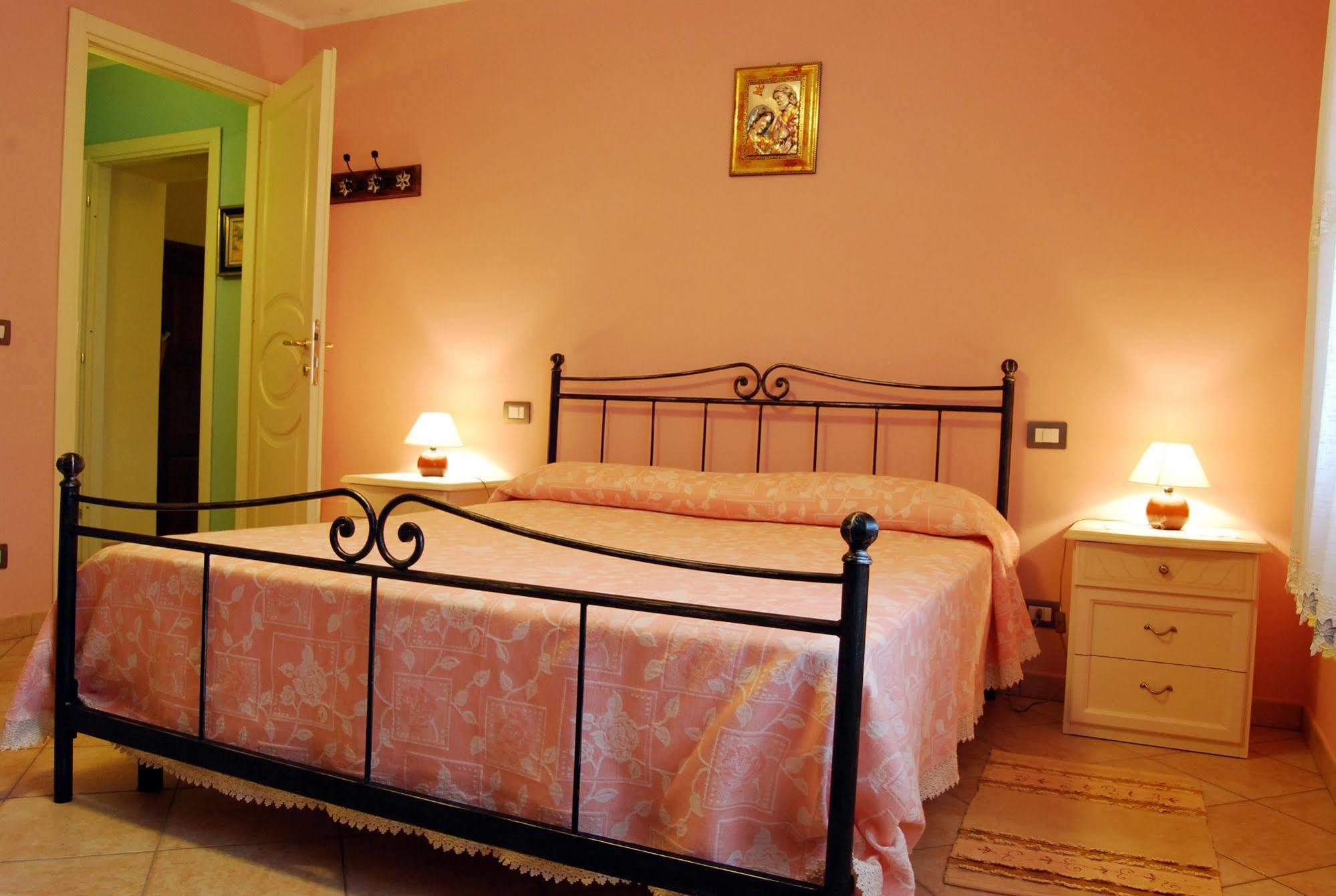 B&B Da Franca Camporgiano ภายนอก รูปภาพ